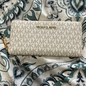 Michael Kors Wallet - Never Used!
